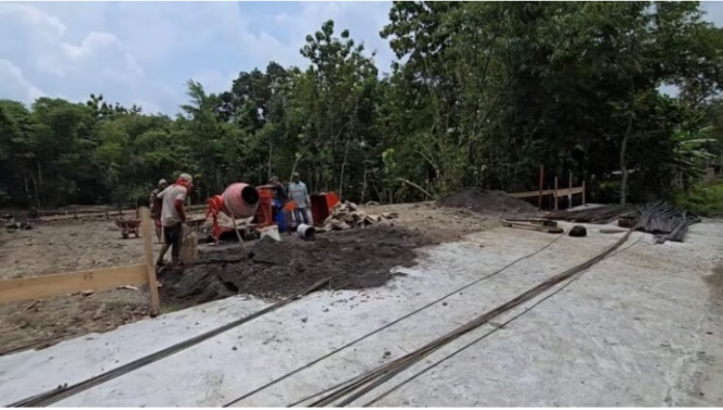 Penampakan proyek pembangunan rumah mewah bupati Sragen Sigit Pamungkas di Dukuh Bringinan RT 18, Desa Tempelrejo, Kecamatan Mondokan, Kabupaten Sragen, Jawa Tengah Selasa (4/3/2025)
